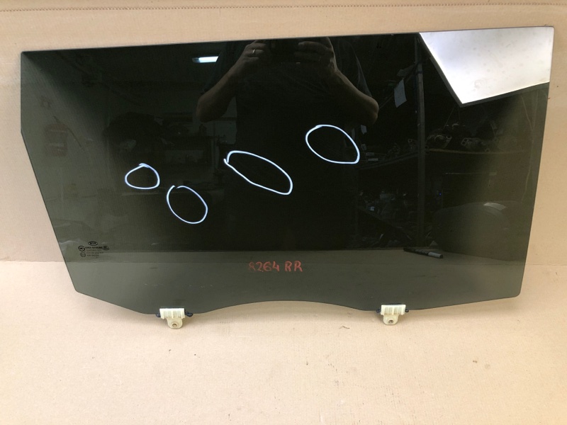 Стекло двери заднее правое KIA SOUL AM 08-13 2011 G4NA 83421-2K020 Б/У