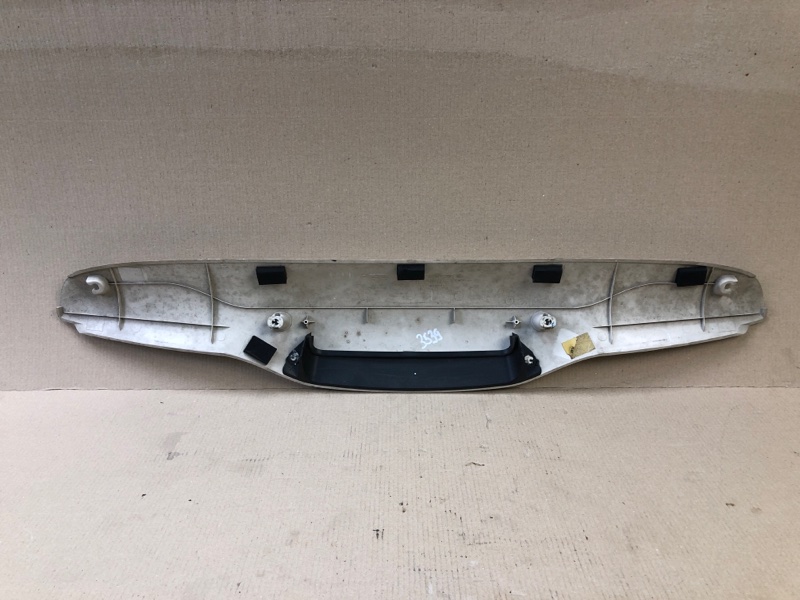 Обшивка крышки багажника FIAT 500 (312/FF) 07-19 1.4 16V Обшивка крышки багажника FIAT 500 (312/FF) 07-19 1.4 16V