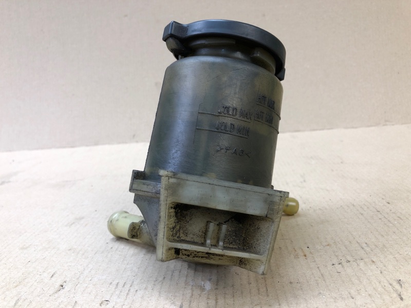 Бачок ГУР TOYOTA COROLLA 120 00-07 ZZE130L 1.8L 1ZZ-FE