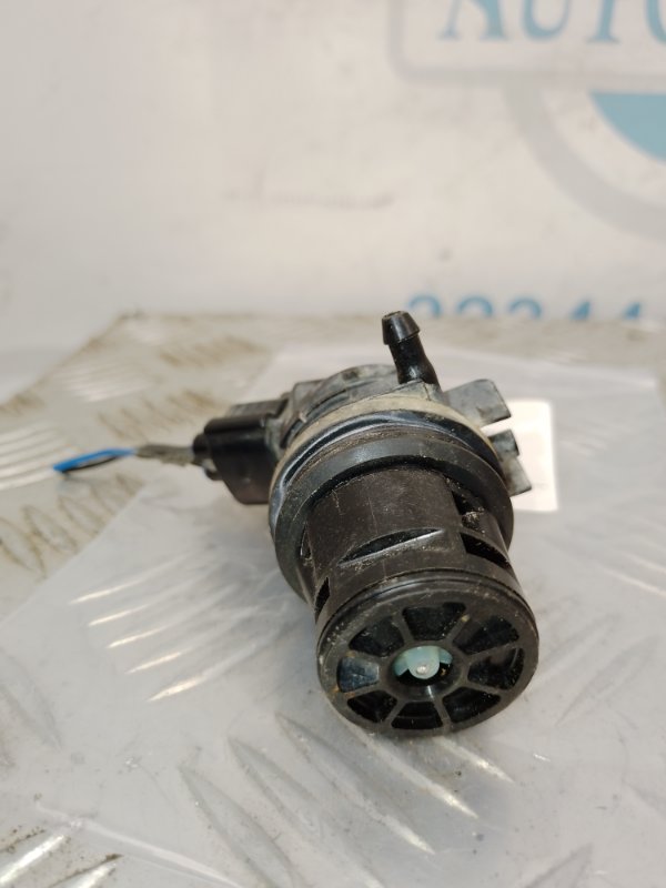 Насос омывателя стекла RAV4 05-12 Насос омывателя стекла RAV4 05-12