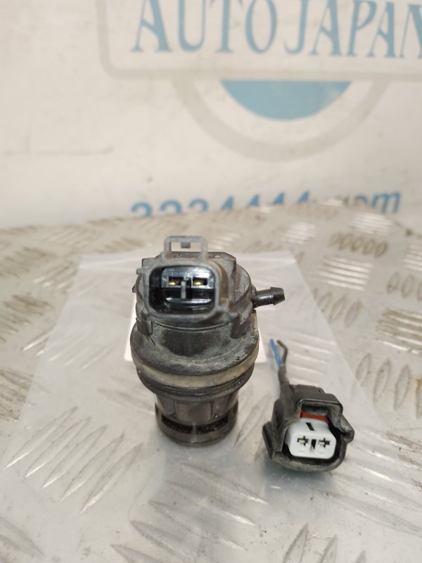 Насос омывателя стекла RAV4 05-12 Насос омывателя стекла RAV4 05-12