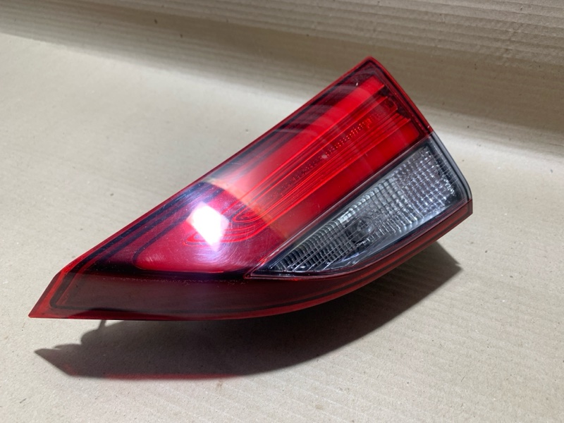 Фонарь внутренний правый HYUNDAI ELANTRA MD 10-15 Седан 1.8 G4NB