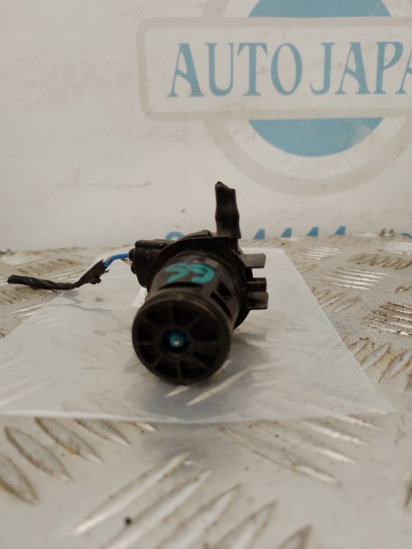 Насос омывателя стекла GS350 GS300 05-11 Насос омывателя стекла GS350 GS300 05-11