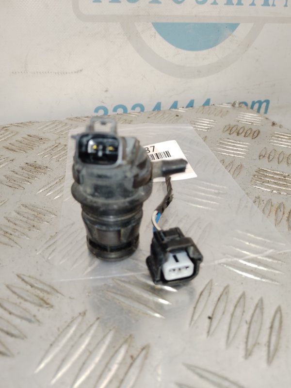 Насос омывателя стекла GS350 GS300 05-11 Насос омывателя стекла GS350 GS300 05-11