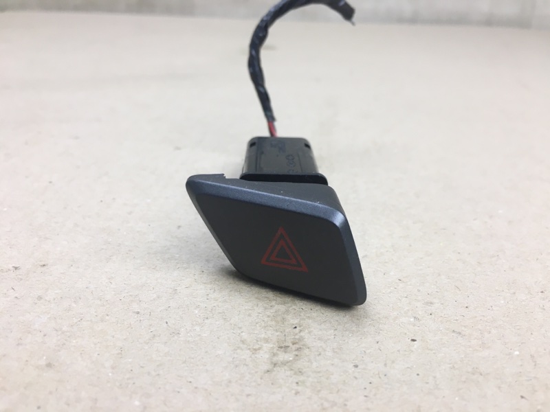 Кнопка аварийной сигнализации HYUNDAI SONATA YF 10-14 2012 Седан 2.4 G4KK 93790-3S000-4X Б/У