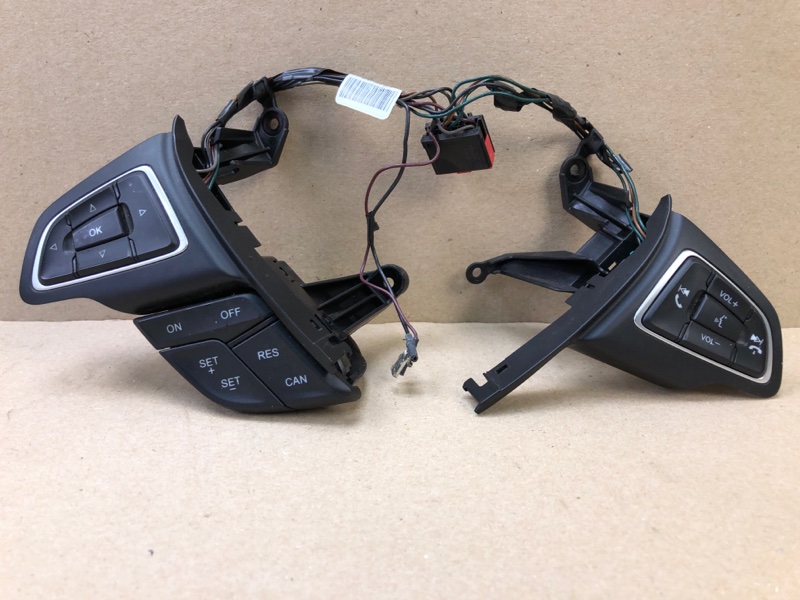 Кнопки на руль FORD FOCUS 10-18 2018 MK3 2.0 C20HDEX F1EZ-9C888-D Б/У