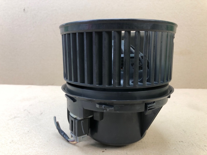 Моторчик печки FORD FOCUS 10-18 2018 MK3 2.0 C20HDEX H1FZ-19805-B Б/У