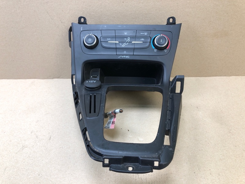 Блок управления печкой FORD FOCUS 10-18 2018 MK3 2.0 C20HDEX F1EZ-19980-T Б/У