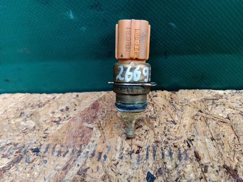 Запчасть датчик температуры охлаждающей жидкости KIA OPTIMA TF 11-16 2013 TF 2.4 G4KK 39220-38010 Б/У Датчик температуры охлаждающей жидкости KIA OPTIMA TF 11-16 2013 TF 2.4 G4KK 39220-38010 Б/У