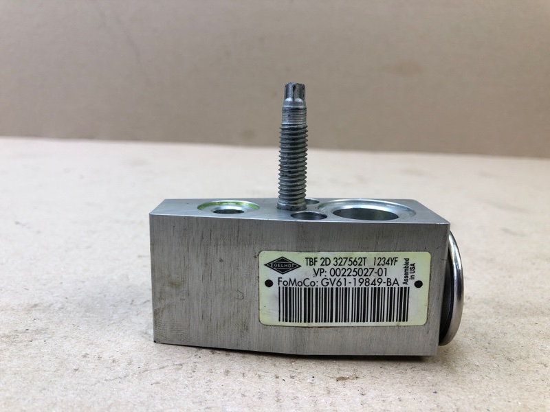 Клапан кондиционера FORD FOCUS 10-18 2018 MK3 2.0 C20HDEX GV6Z-19849-A Б/У