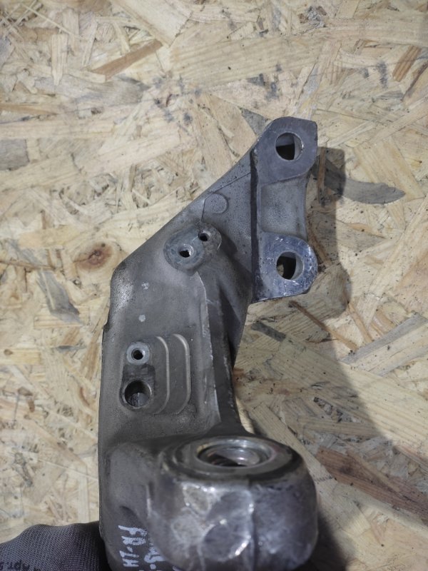 Кулак поворотный передний левый TOYOTA PRIUS - 30 09-17 Кулак поворотный передний левый TOYOTA PRIUS - 30 09-17