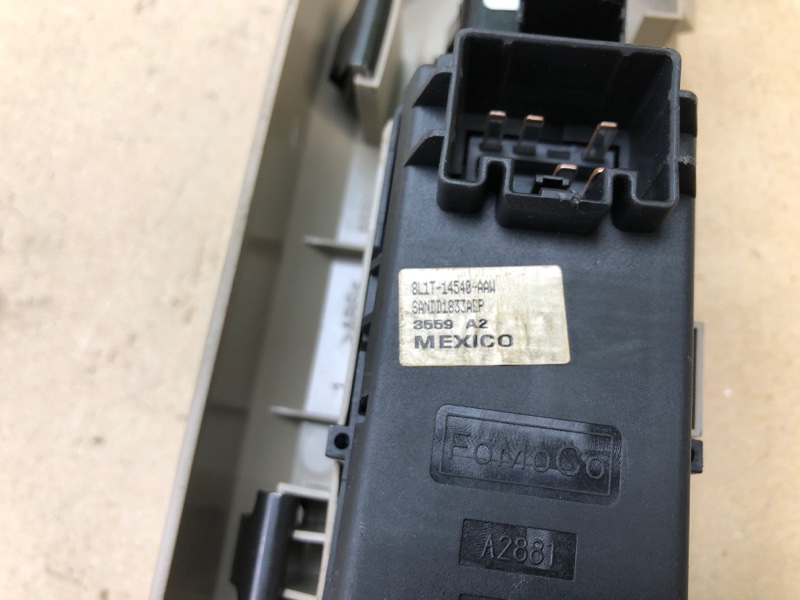 Блок управления стеклоподъемниками EDGE 06-14 2010 T35PDED Блок управления стеклоподъемниками EDGE 06-14 2010 T35PDED