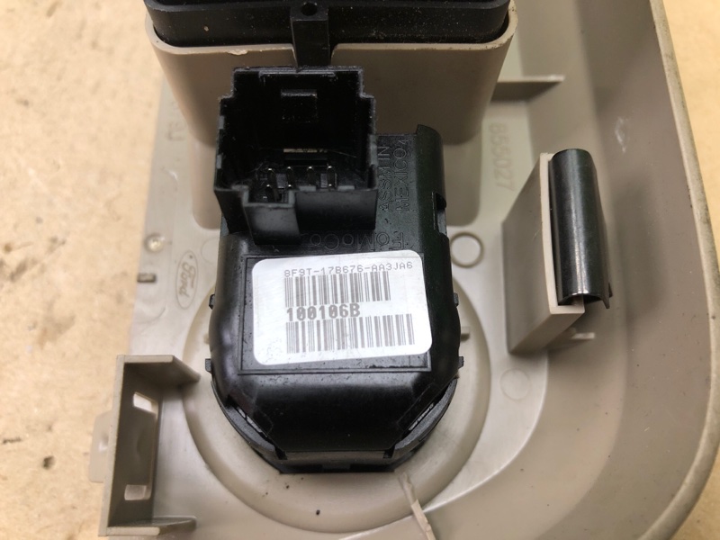 Блок управления стеклоподъемниками EDGE 06-14 2010 T35PDED Блок управления стеклоподъемниками EDGE 06-14 2010 T35PDED