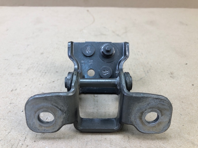 Петля двери верхняя задняя левая EDGE 06-14 2010 T35PDED