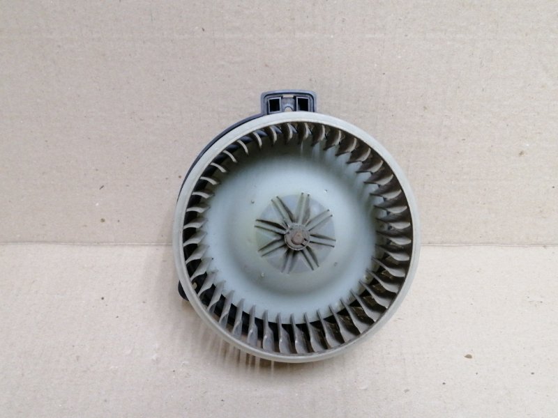 Запчасть моторчик печки передний ACURA MDX (YD1) 00-06 2002 3.5 79310-S84-A01 Б/У Моторчик печки передний ACURA MDX (YD1) 00-06 2002 3.5 79310-S84-A01 Б/У