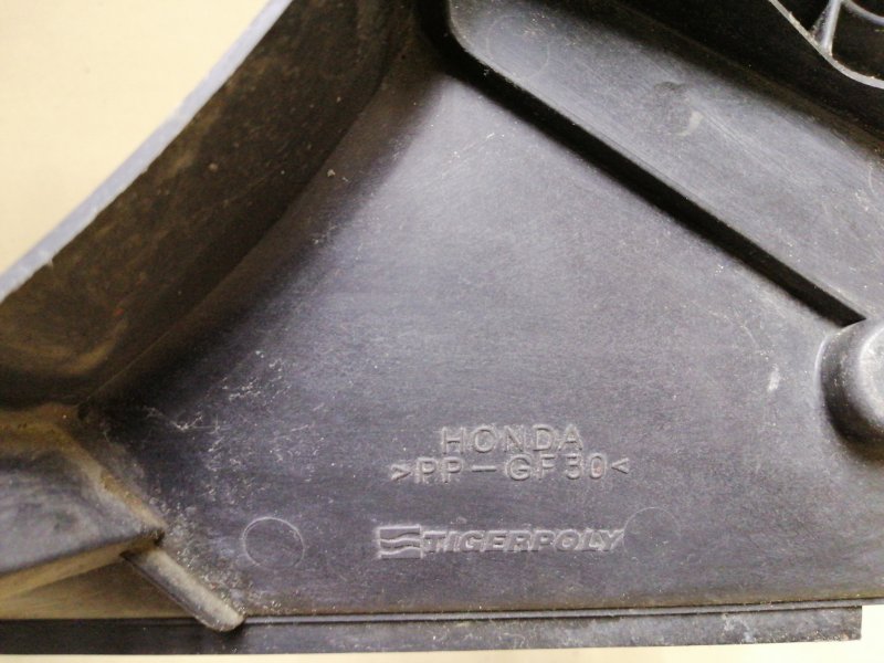 Диффузор вентилятора основного радиатора правый MDX (YD1) 00-06 2002 3.5