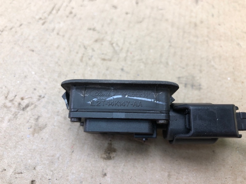 Кнопка открывания багажника наружная EDGE 06-14 2010 T35PDED