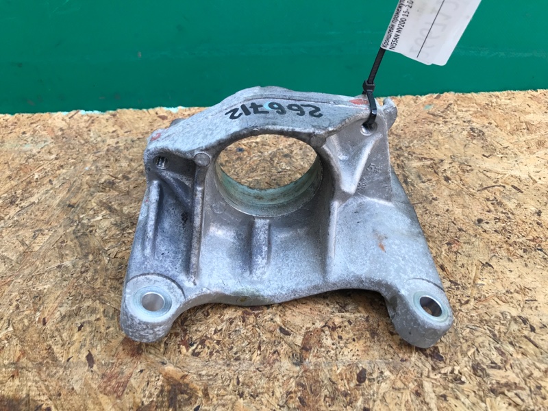 Кронштейн промежуточного вала NISSAN NV200 USA 13- 2.0 MR20DE