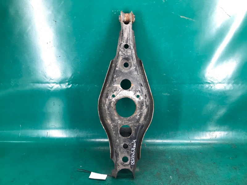 Запчасть рычаг задней подвески поперечный нижний правый TOYOTA RAV4 05-12 2007 3.5 2GR-FE 48730-42050 Б/У Рычаг задней подвески поперечный нижний правый TOYOTA RAV4 05-12 2007 3.5 2GR-FE 48730-42050 Б/У