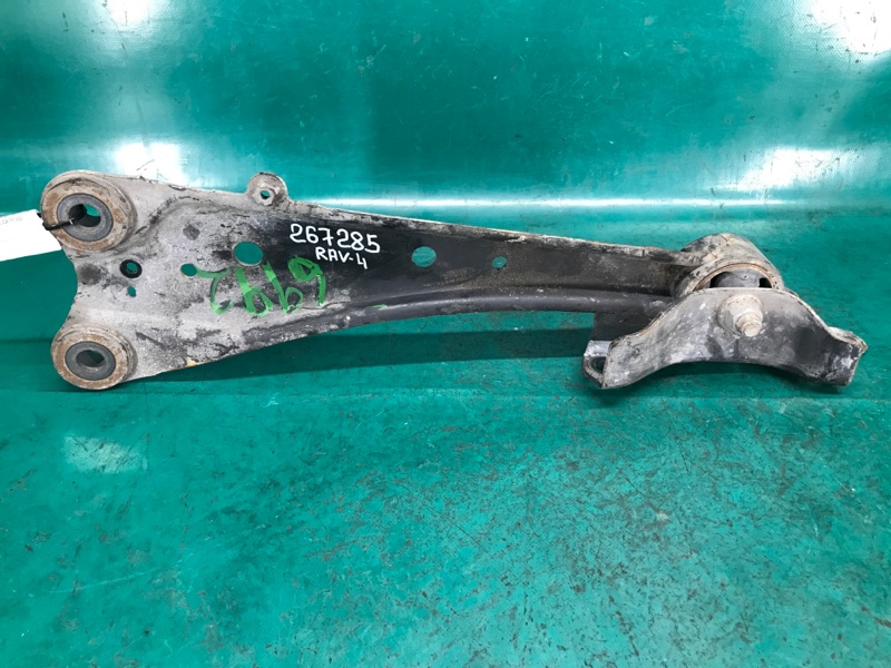 Запчасть рычаг задней подвески продольный правый TOYOTA RAV4 05-12 2007 3.5 2GR-FE 48760-42010 Б/У Рычаг задней подвески продольный правый TOYOTA RAV4 05-12 2007 3.5 2GR-FE 48760-42010 Б/У