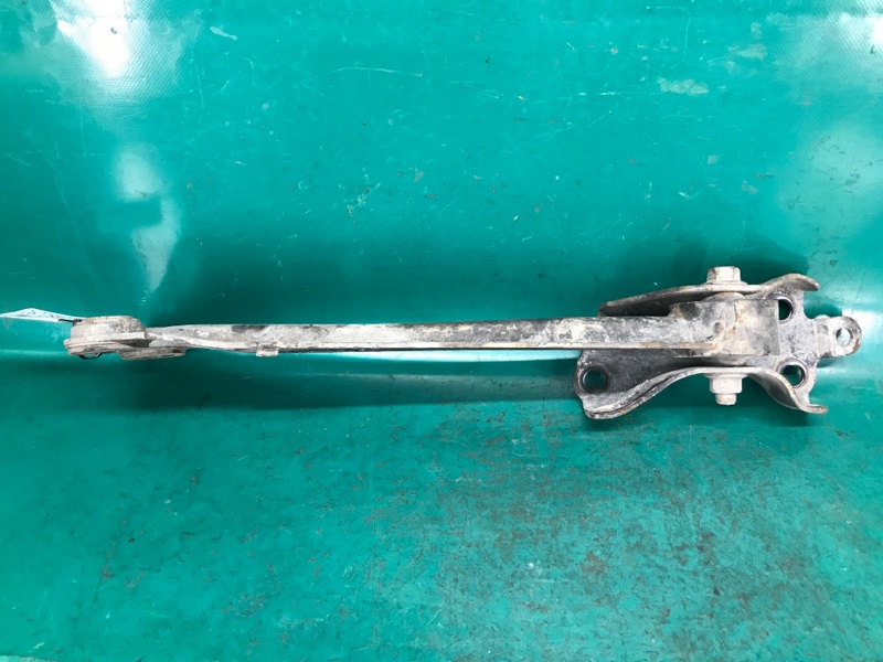 Рычаг задней подвески продольный правый RAV4 05-12 2007 3.5 2GR-FE Рычаг задней подвески продольный правый RAV4 05-12 2007 3.5 2GR-FE