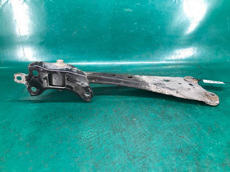 Рычаг задней подвески продольный правый RAV4 05-12 2007 3.5 2GR-FE Рычаг задней подвески продольный правый RAV4 05-12 2007 3.5 2GR-FE