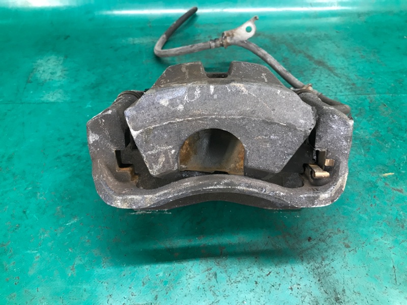 Суппорт тормозной передний левый TOYOTA RAV4 05-12 3.5 2GR-FE