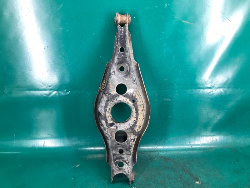 Рычаг задней подвески поперечный нижний левый TOYOTA RAV4 05-12 2007 3.5 2GR-FE 48740-42020 Б/У