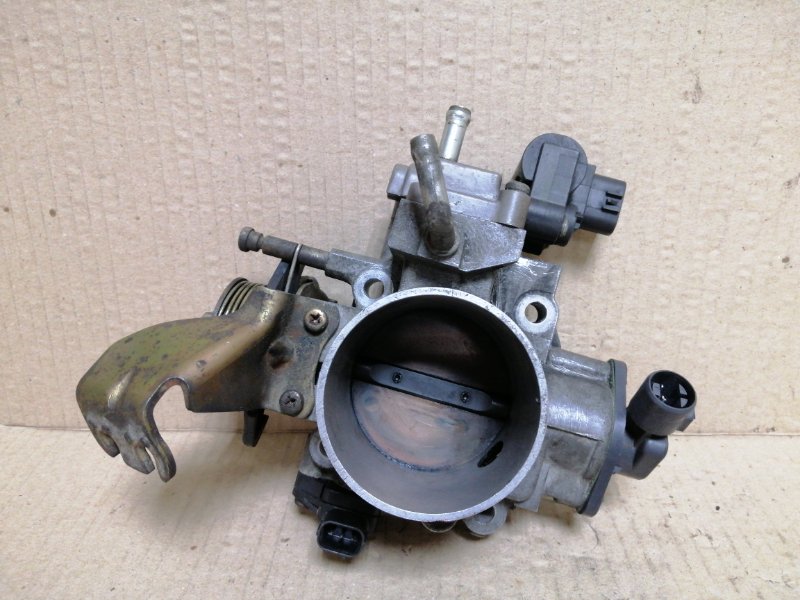 Запчасть дроссельная заслонка ACURA MDX (YD1) 00-06 2002 3.5 16400-PGK-A04 Б/У Дроссельная заслонка ACURA MDX (YD1) 00-06 2002 3.5 16400-PGK-A04 Б/У