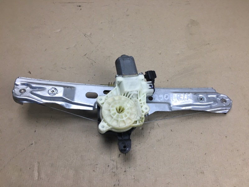 Стеклоподъемник задний правый FORD FOCUS 10-18 2016 MK3 2.0 C20HDEX CM5Z-5827000-A Б/У