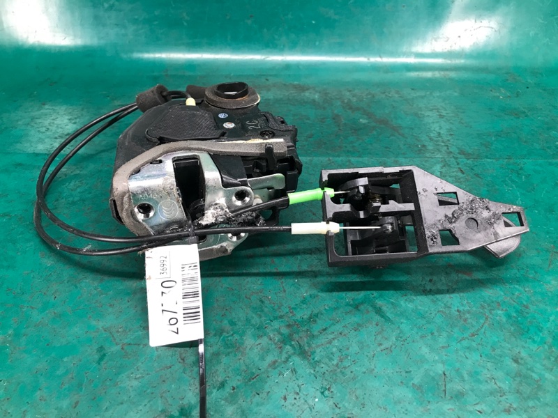 Запчасть замок двери задний левый TOYOTA RAV4 05-12 2007 3.5 2GR-FE 69060-42021 Б/У Замок двери задний левый TOYOTA RAV4 05-12 2007 3.5 2GR-FE 69060-42021 Б/У