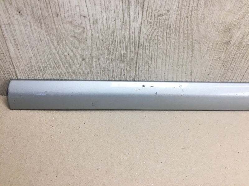 Накладка двери передняя левая TOYOTA CAMRY 40 06-11