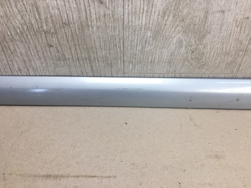 Накладка двери передняя левая CAMRY 40 06-11