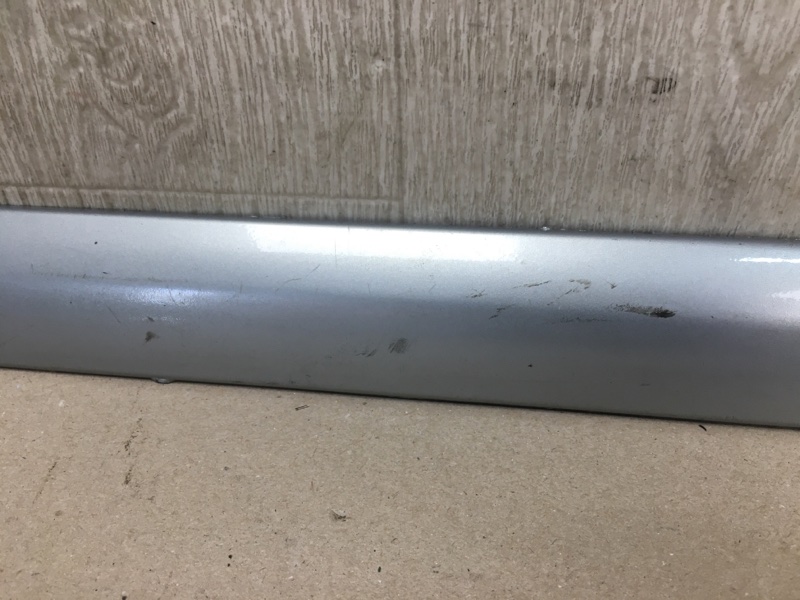 Накладка двери передняя левая CAMRY 40 06-11