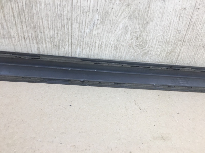 Накладка двери передняя левая CAMRY 40 06-11