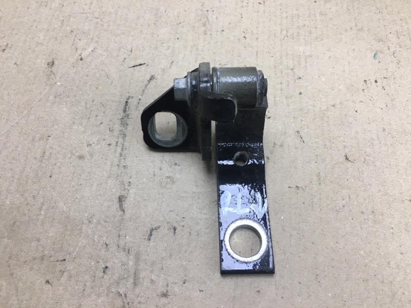 Запчасть петля двери нижняя задняя левая FORD FOCUS 10-18 2016 MK3 2.0 C20HDEX AM5Z-5826803-A Б/У Петля двери нижняя задняя левая FORD FOCUS 10-18 2016 MK3 2.0 C20HDEX AM5Z-5826803-A Б/У