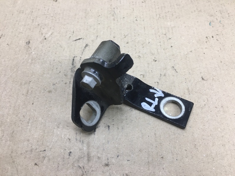 Петля двери нижняя задняя левая FOCUS 10-18 2016 MK3 2.0 C20HDEX Петля двери нижняя задняя левая FOCUS 10-18 2016 MK3 2.0 C20HDEX