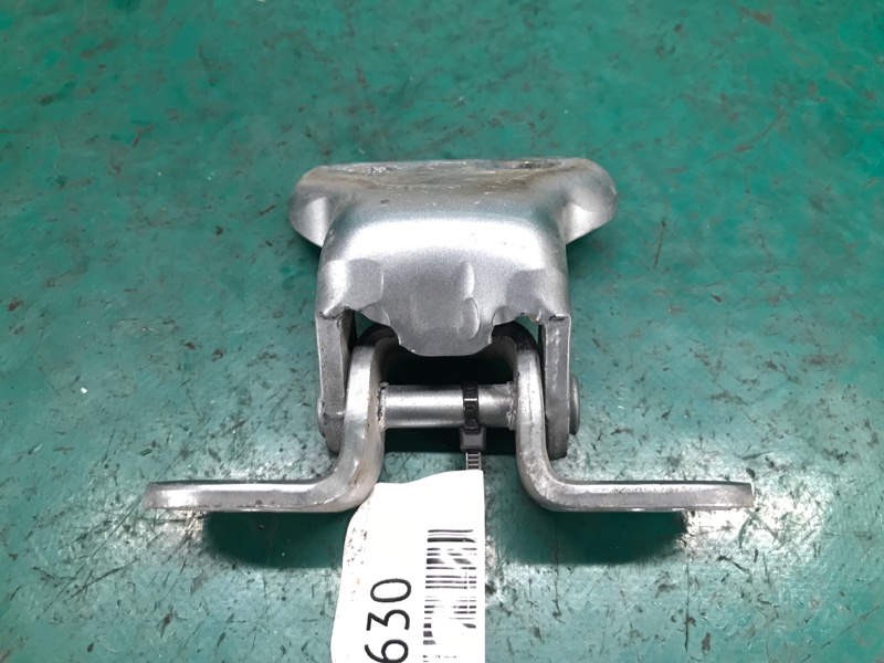 Петля двери нижняя передняя правая TOYOTA RAV4 05-12 3.5 2GR-FE