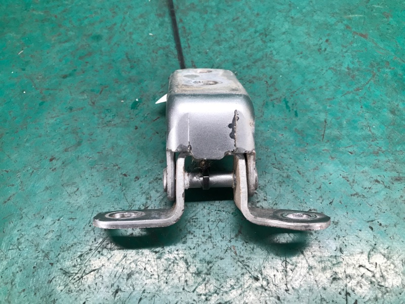 Петля двери нижняя задняя левая TOYOTA RAV4 05-12 3.5 2GR-FE Петля двери нижняя задняя левая TOYOTA RAV4 05-12 3.5 2GR-FE