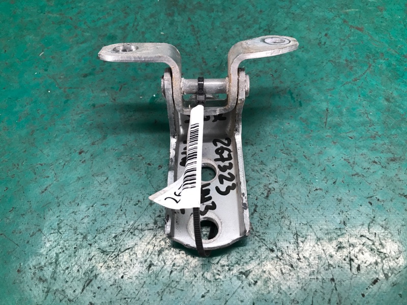 Петля двери нижняя задняя левая RAV4 05-12 2007 3.5 2GR-FE Петля двери нижняя задняя левая RAV4 05-12 2007 3.5 2GR-FE