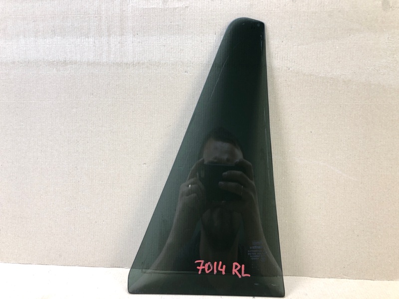 Стекло двери глухое заднее левое FORD EDGE 06-14 T35PDED Стекло двери глухое заднее левое FORD EDGE 06-14 T35PDED