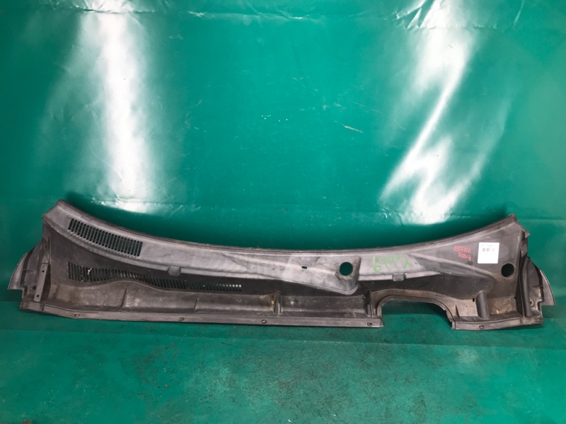 Запчасть пластик под лобовое стекло / жабо TOYOTA RAV4 05-12 2007 3.5 2GR-FE 55708-42151 Б/У Пластик под лобовое стекло / Жабо TOYOTA RAV4 05-12 2007 3.5 2GR-FE 55708-42151 Б/У