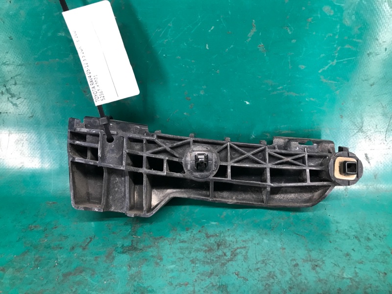 Кронштейн заднего бампера левый TOYOTA RAV4 05-12 3.5 2GR-FE