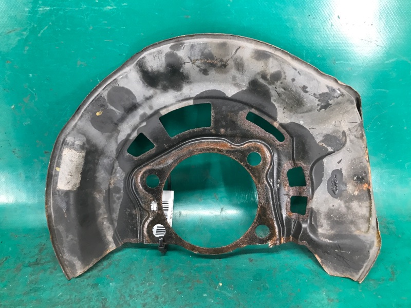 Защита тормозного диска передняя правая TOYOTA RAV4 05-12 3.5 2GR-FE Защита тормозного диска передняя правая TOYOTA RAV4 05-12 3.5 2GR-FE