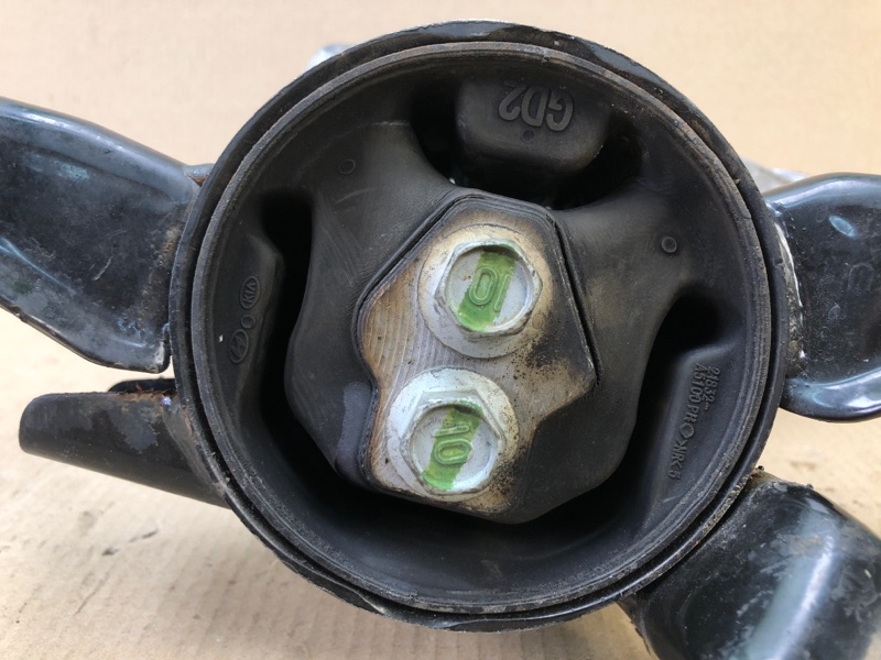 Подушка двигателя левая ELANTRA MD 10-15 2014 Седан 1.8 G4NB