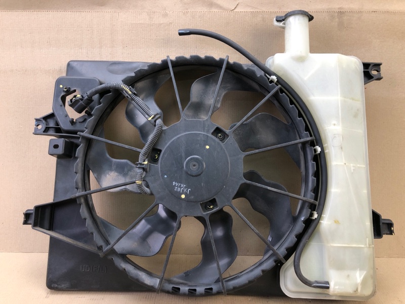 Диффузор вентилятора основного радиатора HYUNDAI ELANTRA MD 10-15 2014 Седан 1.8 G4NB 25380-3X500 Б/У