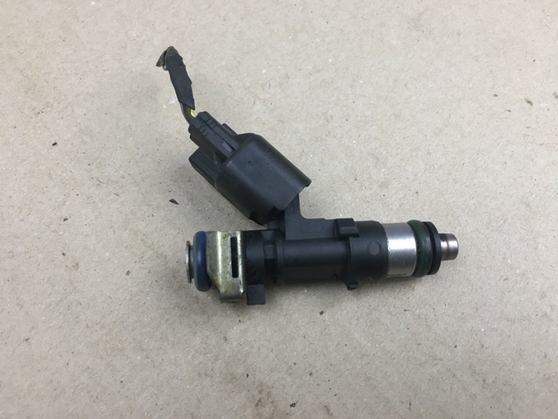 Запчасть форсунка топливная DODGE JOURNEY 08-20 2010 3.5 EGF 4591986AA Б/У Форсунка топливная DODGE JOURNEY 08-20 2010 3.5 EGF 4591986AA Б/У