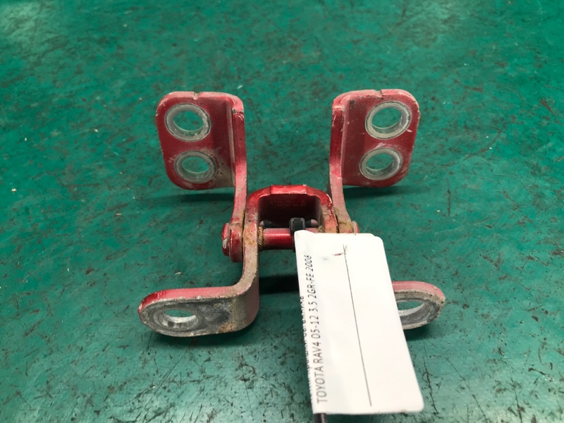 Петля двери багажника TOYOTA RAV4 05-12 3.5 2GR-FE