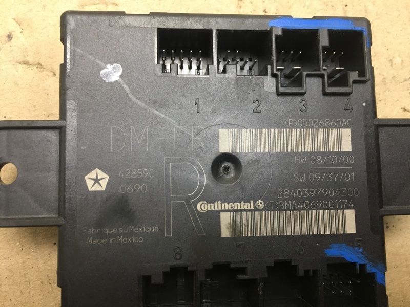 Блок электронный передний правый JOURNEY 08-20 2010 3.5 EGF