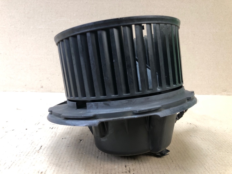 Моторчик печки VOLKSWAGEN JETTA USA 10-17 2.5